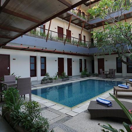 Reddoorz Near Legian Street Hotel Ngoại thất bức ảnh