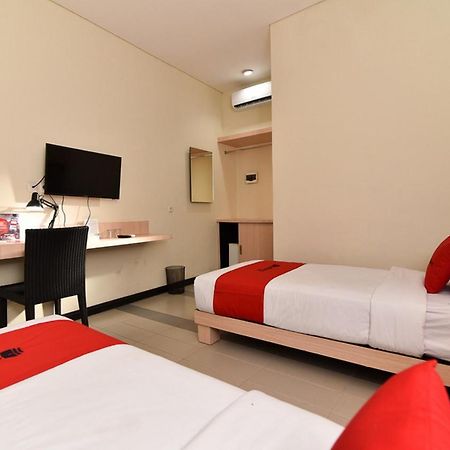 Reddoorz Near Legian Street Hotel Ngoại thất bức ảnh