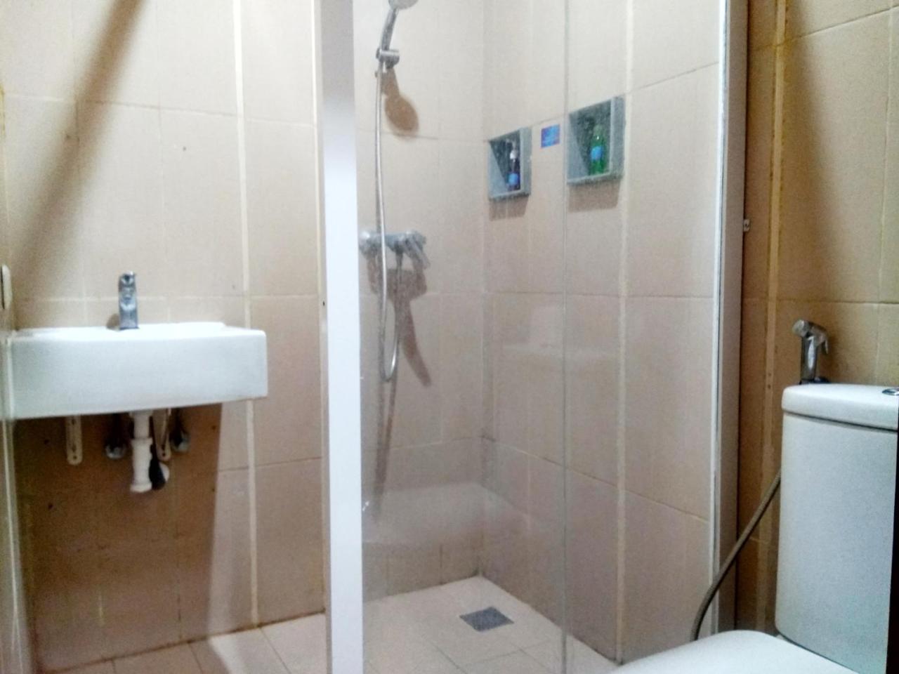 Reddoorz Near Legian Street Hotel Ngoại thất bức ảnh
