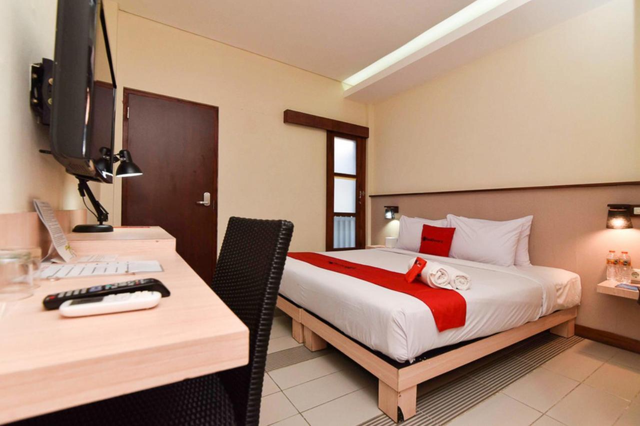 Reddoorz Near Legian Street Hotel Ngoại thất bức ảnh