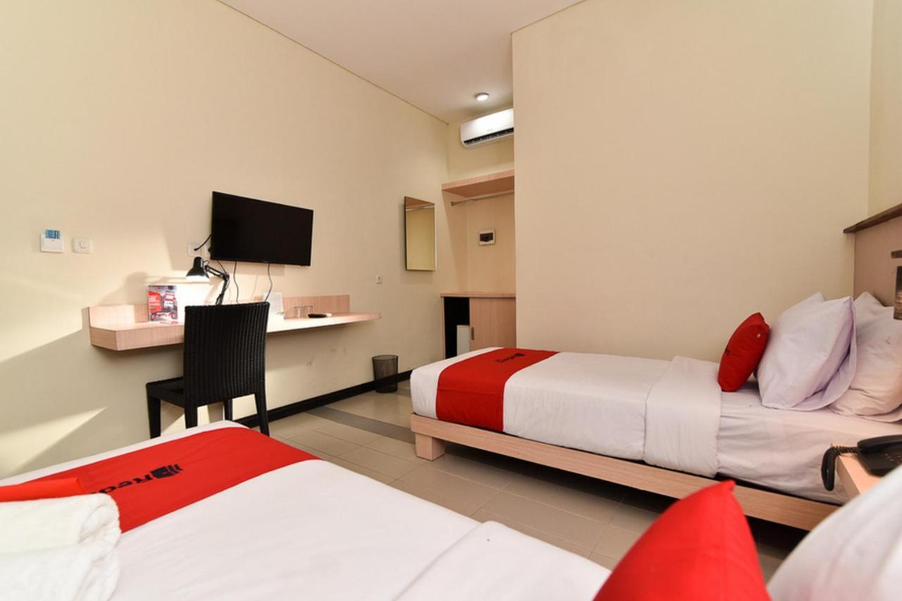 Reddoorz Near Legian Street Hotel Ngoại thất bức ảnh